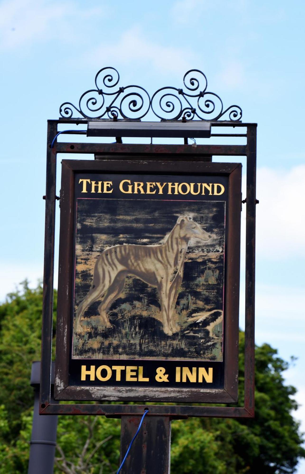 The Greyhound Inn And Hotel Usk Exteriér fotografie