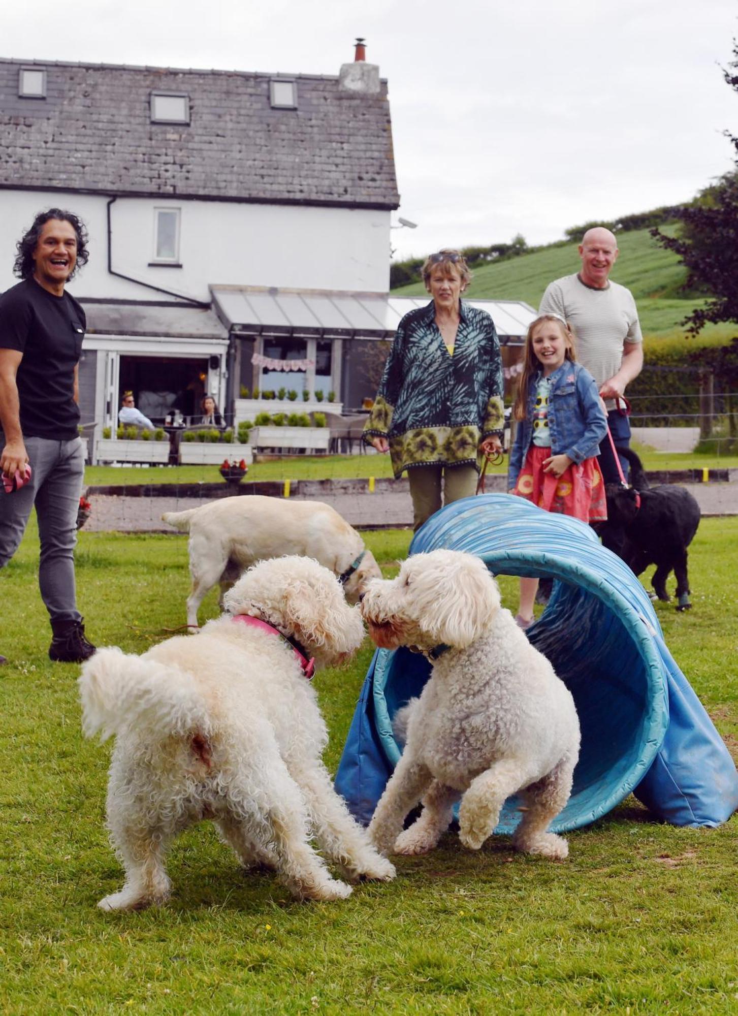 The Greyhound Inn And Hotel Usk Exteriér fotografie