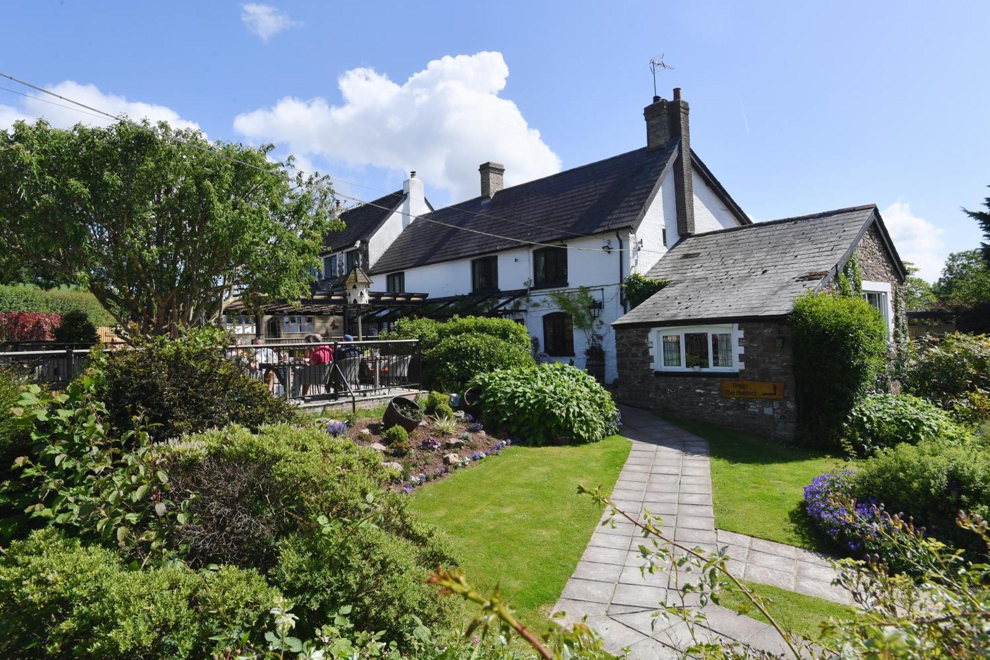 The Greyhound Inn And Hotel Usk Exteriér fotografie